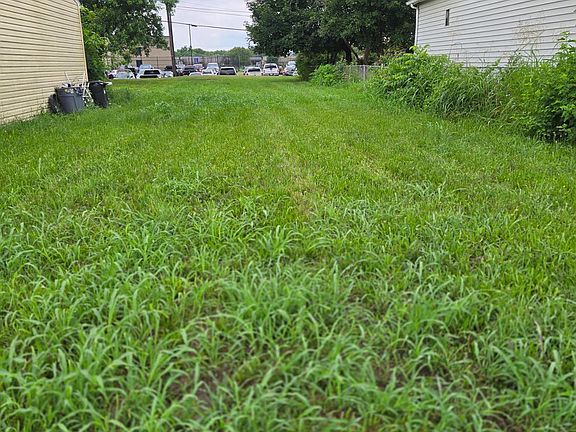 3rd image of 915 S 9th St