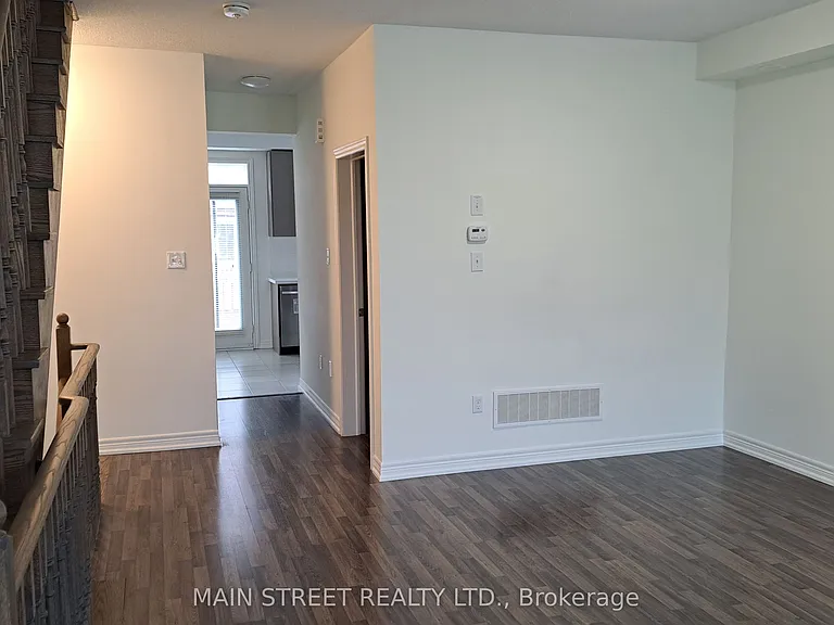 7 Roy Grove Way — Photo 9