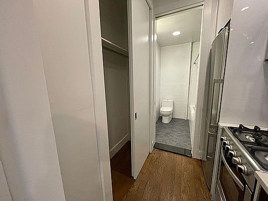3rd image of 442 10th Ave APT 4RR