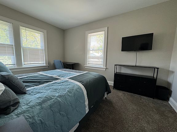 5th image of 1307 Oakwood Ave