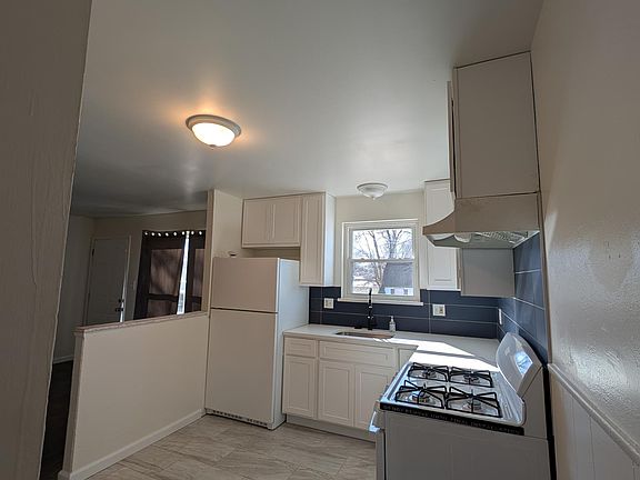 4th image of 11129 Florence Ave
