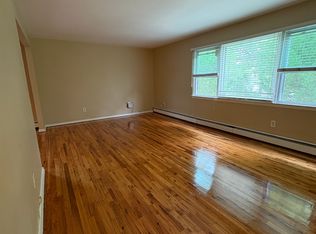 (Undisclosed Address), Lynbrook, NY 11563