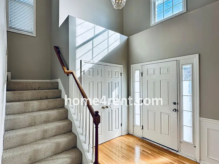 15252 W 158th Ter — Photo 2