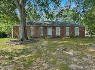 75 Fieldcrest Dr, Jackson, TN 38305