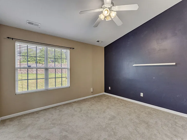 2720 Gross Ave — Photo 23