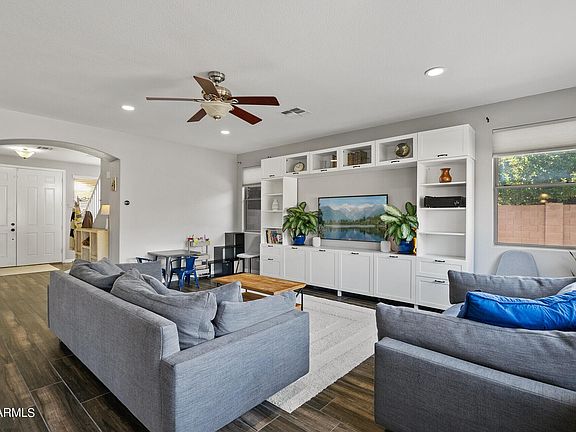 2nd image of 1814 E San Carlos Pl