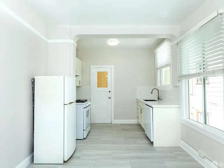 1565 Chestnut St #33 — Photo 2