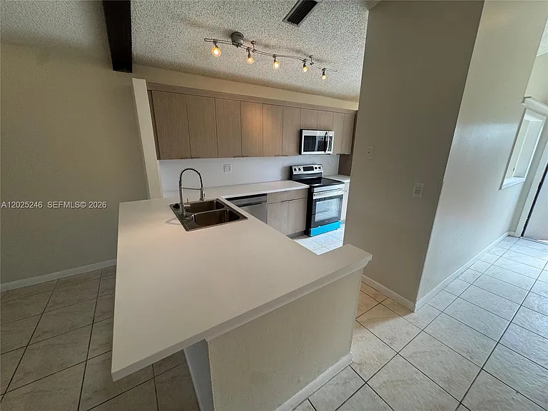 1752 NW 72nd Ave #83 — Photo 6