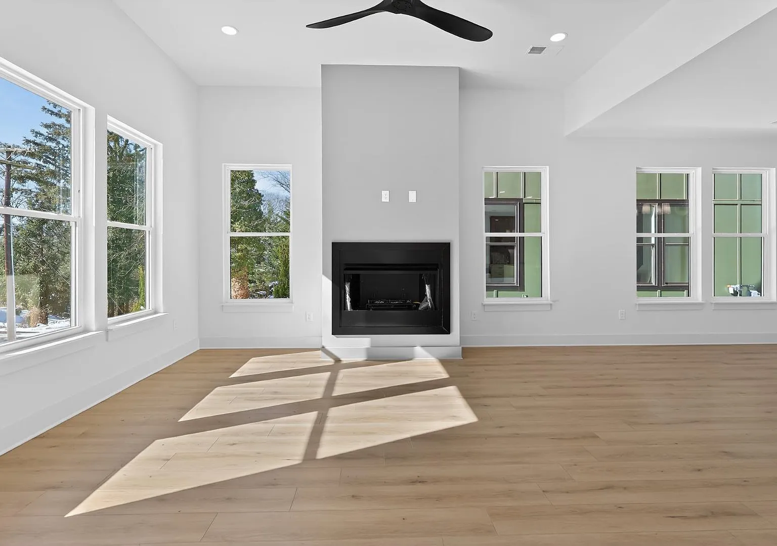 346 Potomac Ave — Photo 3