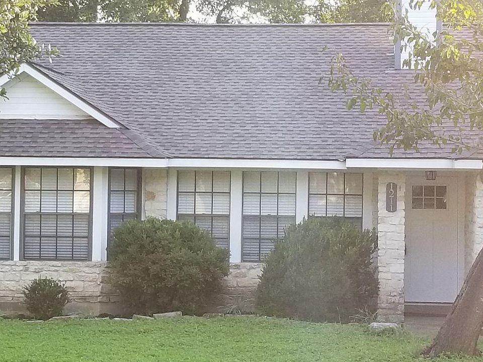 Cute single story, 3 bedroom, 2 bath home, backs up to hike and bike trail