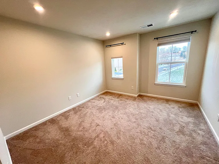 250 Cranesbill Dr — Photo 14