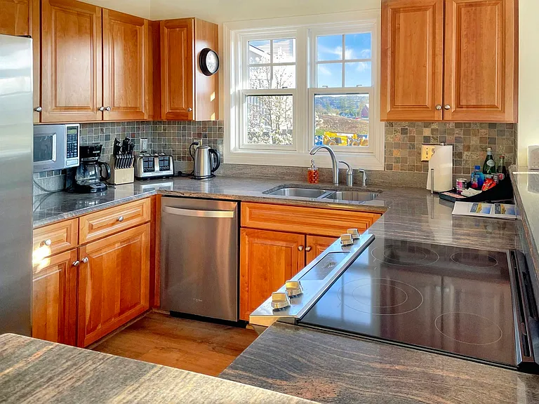 55 Lafayette Rd #2 — Photo 8