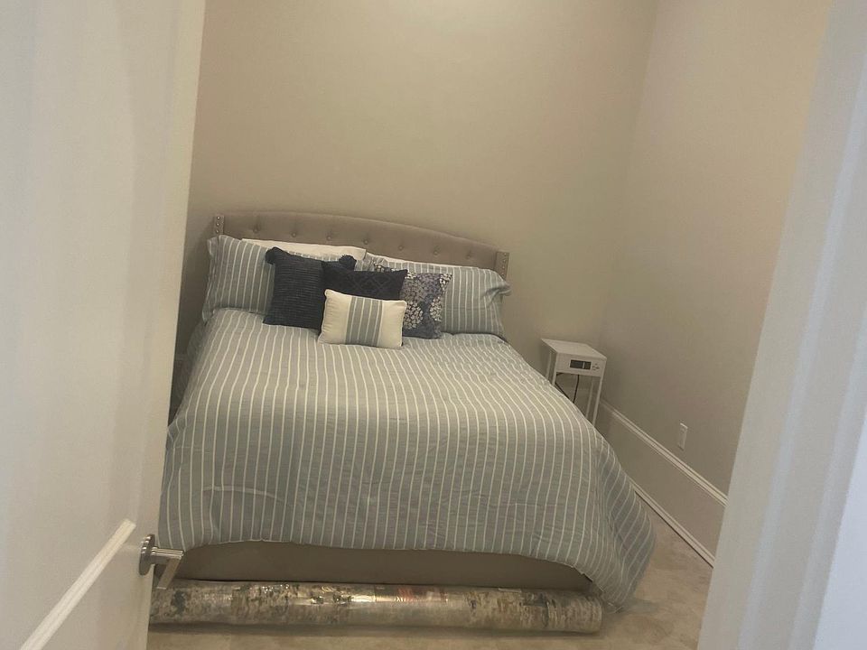 2nd image of 300 Magazine St #102