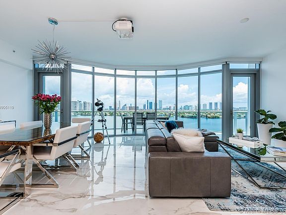 2nd image of 17111 Biscayne Blvd Unit 1511