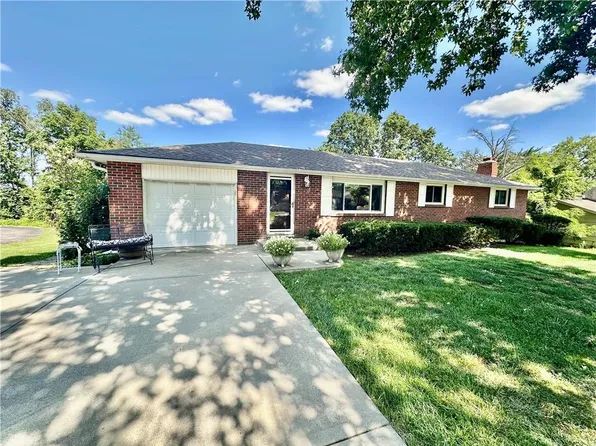 5805 N Colrain Ave, Kansas City, MO 64151