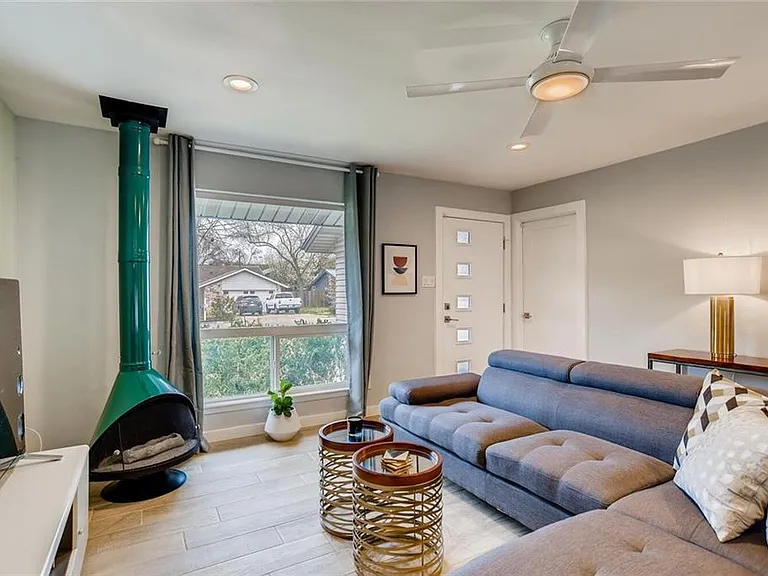 2403 Aldford Dr — Photo 8