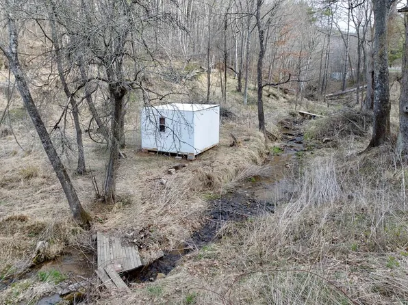 953 Hines Branch Rd, Elk Creek, VA 24326