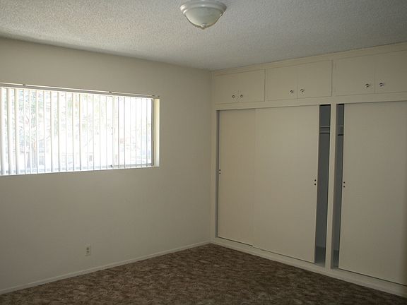 3rd image of 212 W Center St APT 5