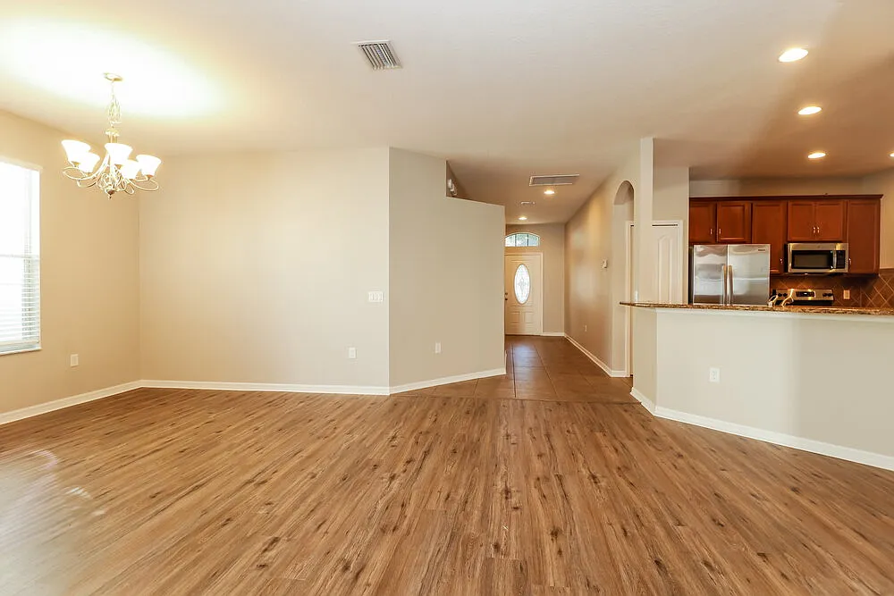 3 bed, 2.0 bath, 2150 sqft, $2,815 — Photo 4