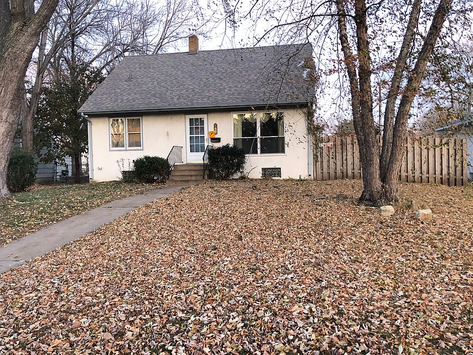 1st image of 242 14th Ave N