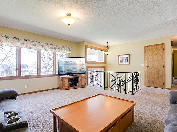 3rd image of 7629 Stillwater Way N