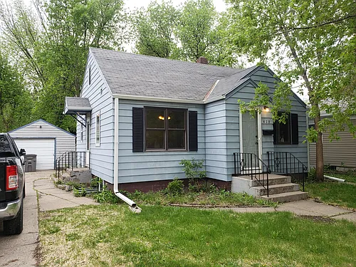 419 17th St S Photo 1