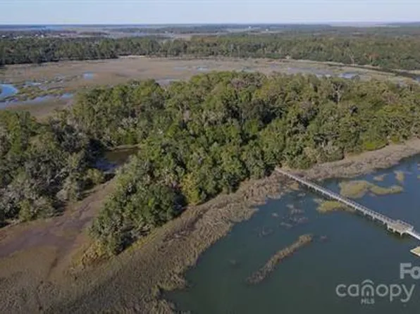 244 Sam Doyle Dr, Saint Helena Island, SC 29920