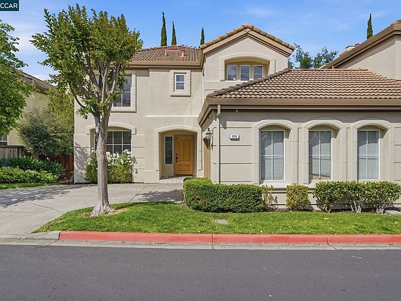 2nd image of 908 Vista Pointe Dr