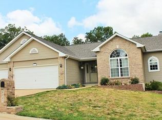 6047 Brookview Heights Dr, Imperial, MO 63052