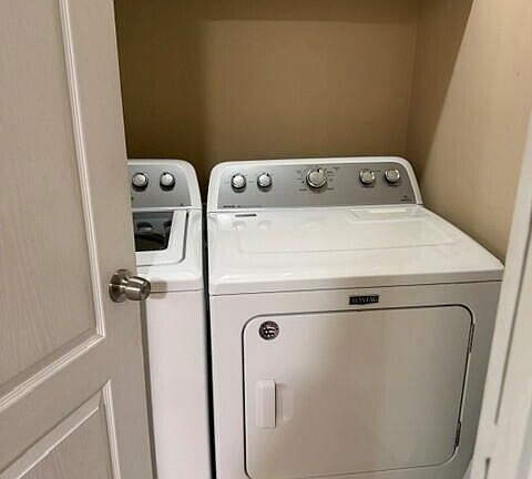 5th image of 143 Rolling Woods Cir