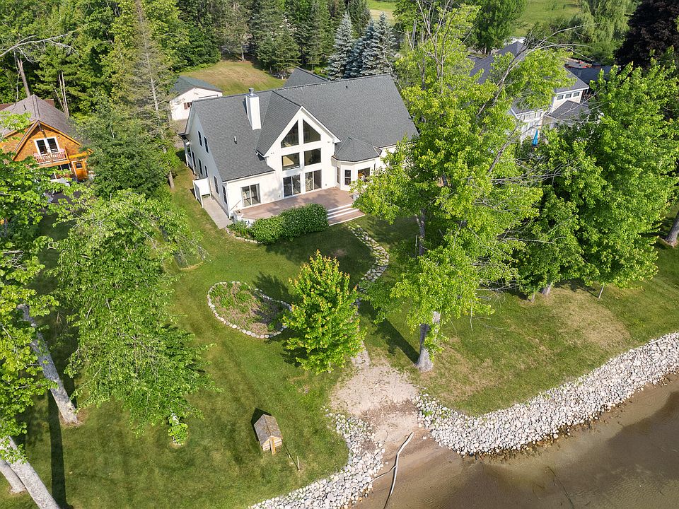10546 Burt Lake Trl, Brutus, MI 49716 Zillow