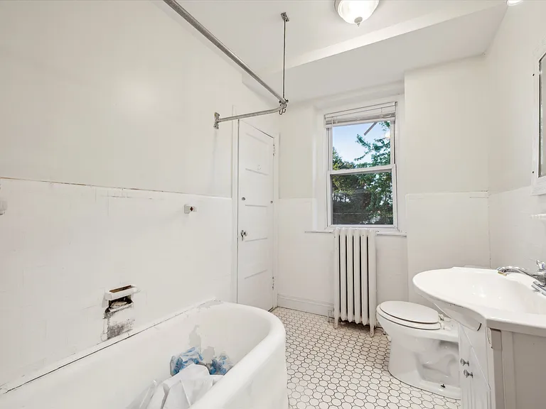 5400 Woodcrest Ave — Photo 13