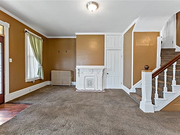 3rd image of 86 Woodlawn Ave