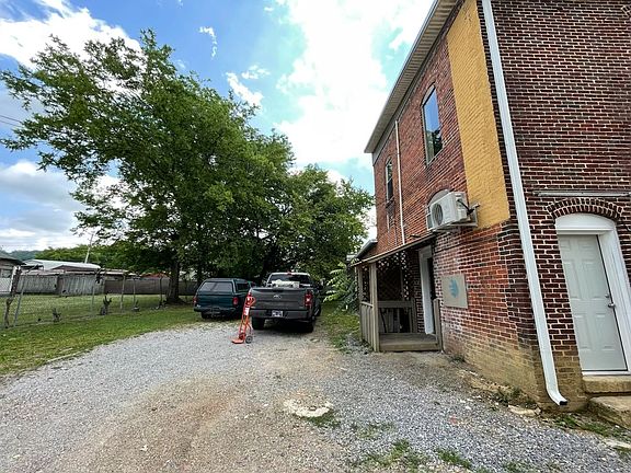 3rd image of 2705 E 44th St #2
