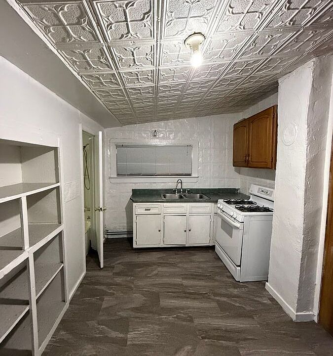 1st image of 2924 W 4th Ave