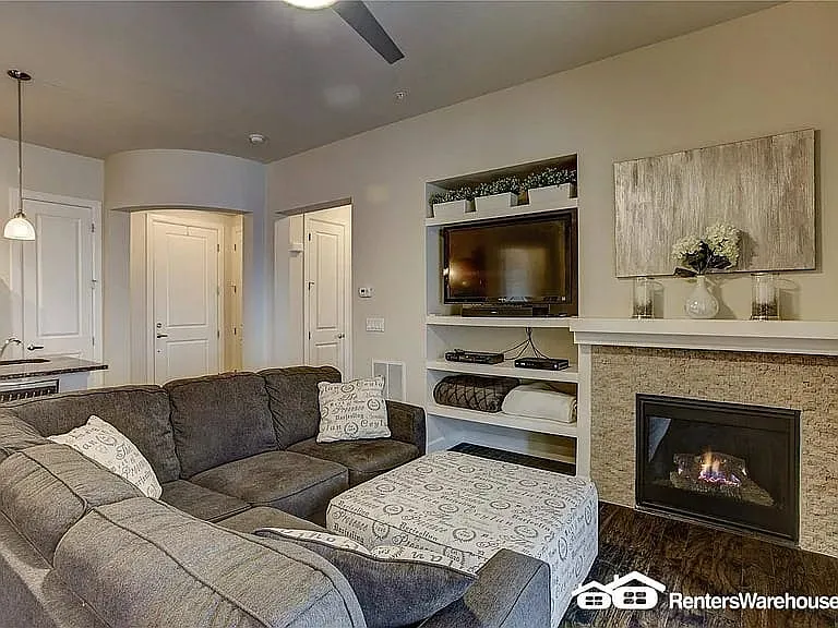 301 Inverness Way S — Photo 9