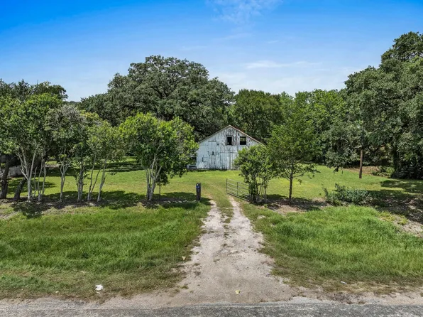 5625 E Highway 159, La Grange, TX 78945