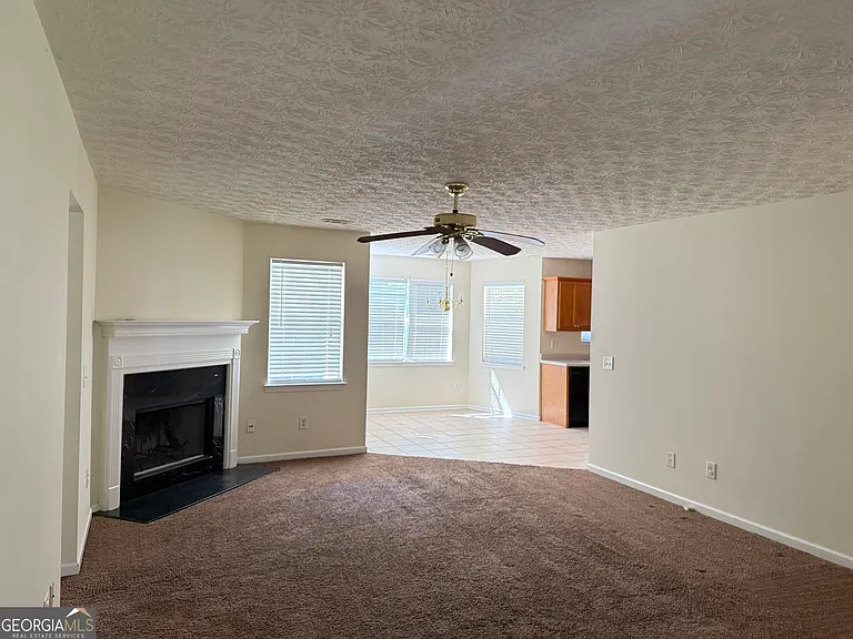 140 Trinity Dr — Photo 5
