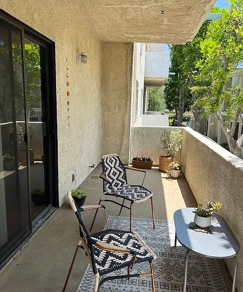 153 N Oak Knoll Ave #107 — Photo 12