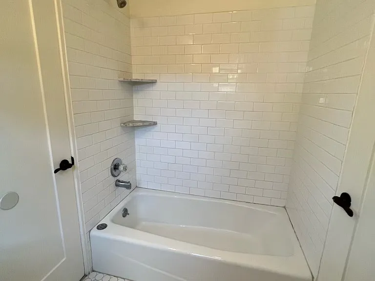 1309 San Andres St #B — Photo 16