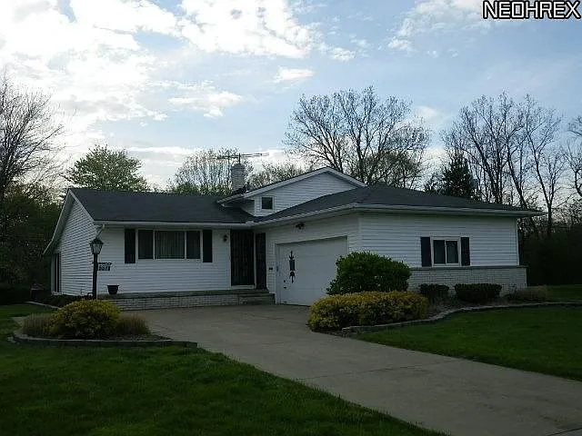 5578 Lori Dr photo 1