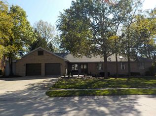 1516 Thornapple Dr, Fort Wayne, IN 46845