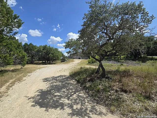 576 Gallagher Dr — Photo 2