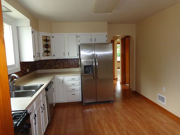 5th image of 5157 W 90th St
