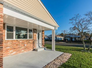 10 Carlsbad Dr, Toms River, NJ 08757
