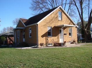 888 Cottage Pl, Dubuque, IA 52001