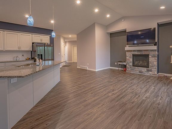 5th image of 4236 Fremar Dr