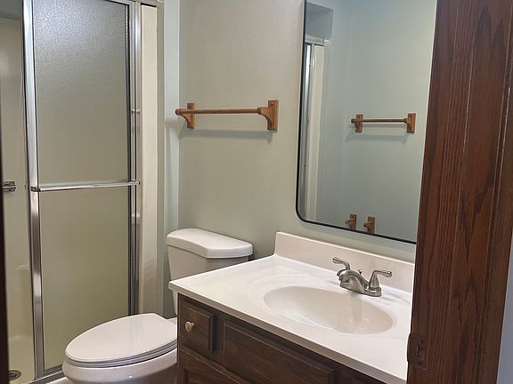 5th image of 1740 Highland Dr