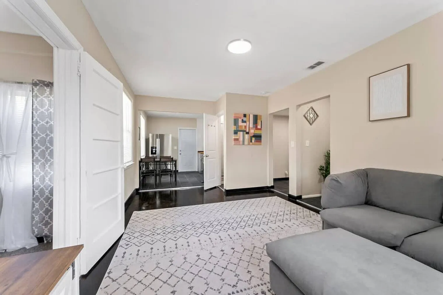 2 bed, 1.0 bath, 1496 sqft, $1,365 — Photo 4