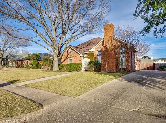 3rd image of 124 Sunny Crest Dr